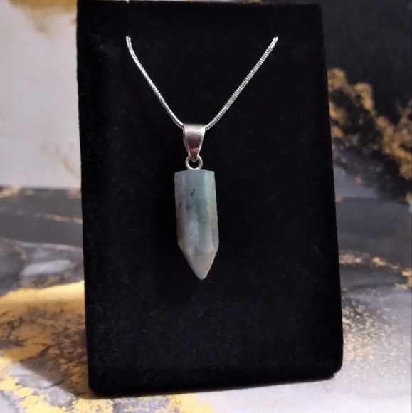 Fire Labradorite Pointer Pendant Necklace 925 Silver - Picture 6 of 14
